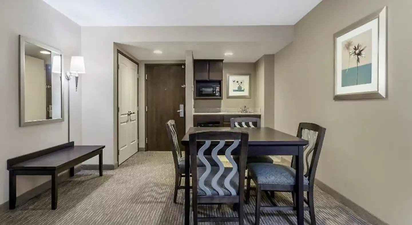 Wingate by Wyndham St. George Lobby