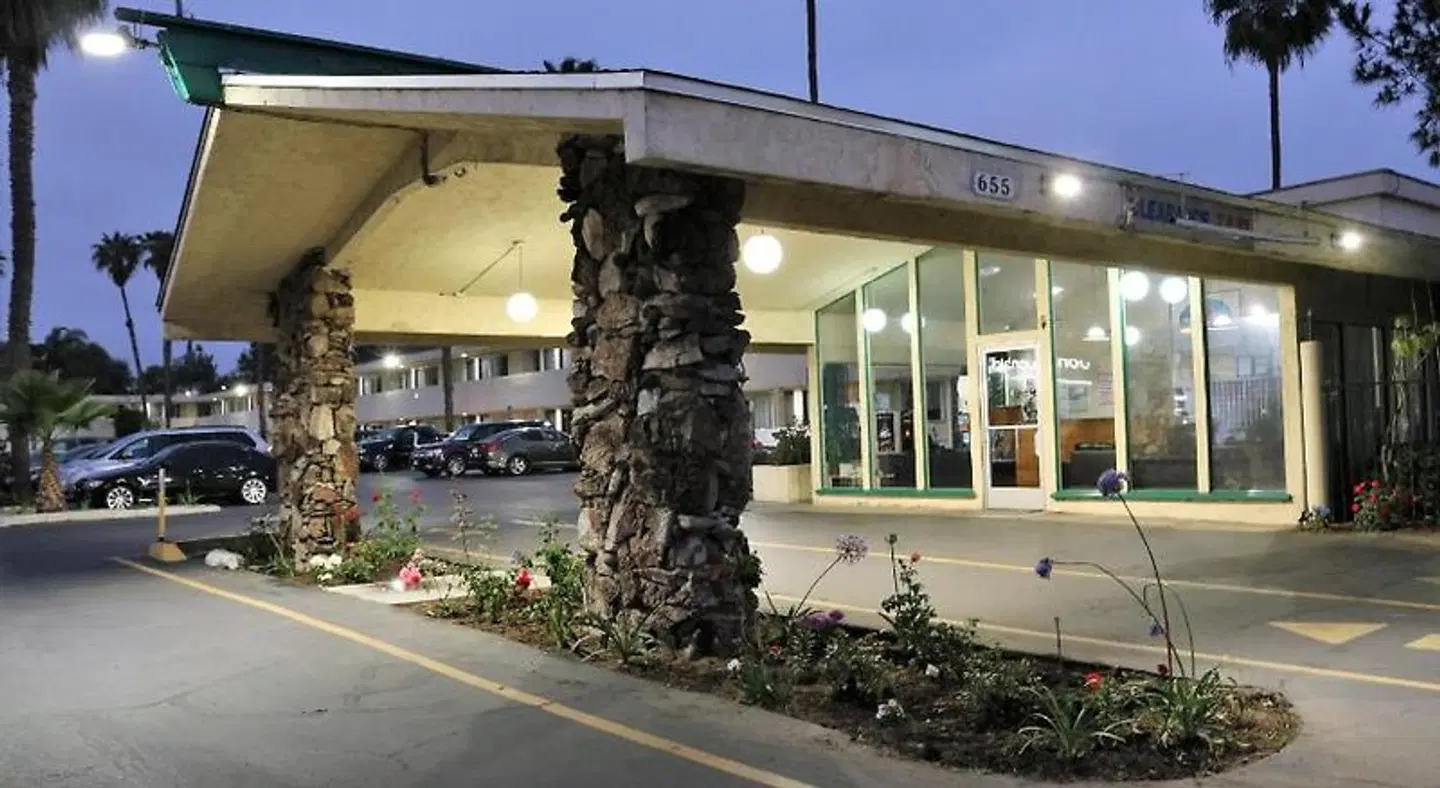 Valli Hi Motel EXTERIOR