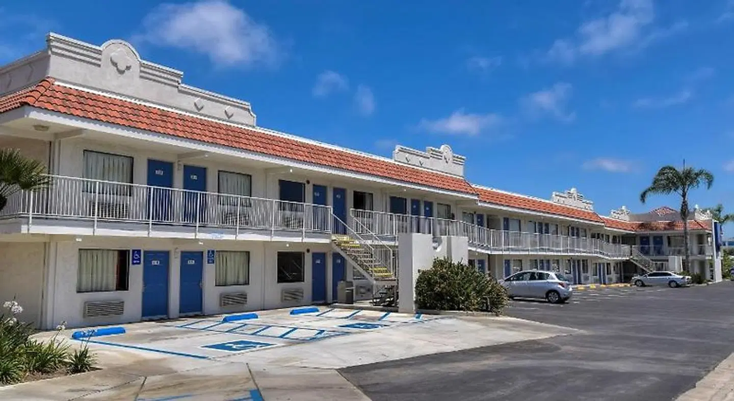 Motel 6 Carlsbad, CA - East EXTERIOR