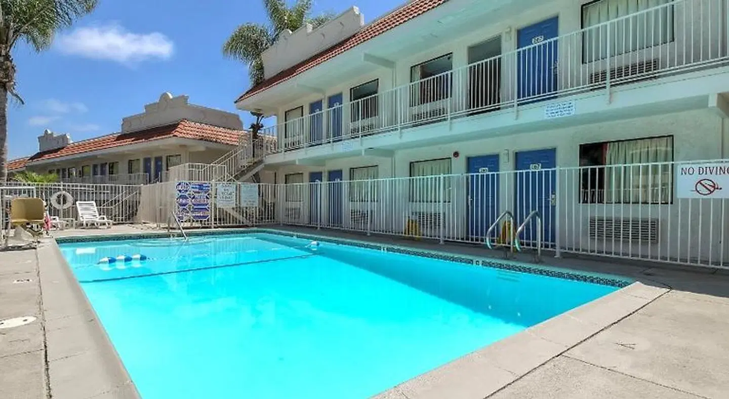 Motel 6 Carlsbad, CA - East OUTDOOR_POOL