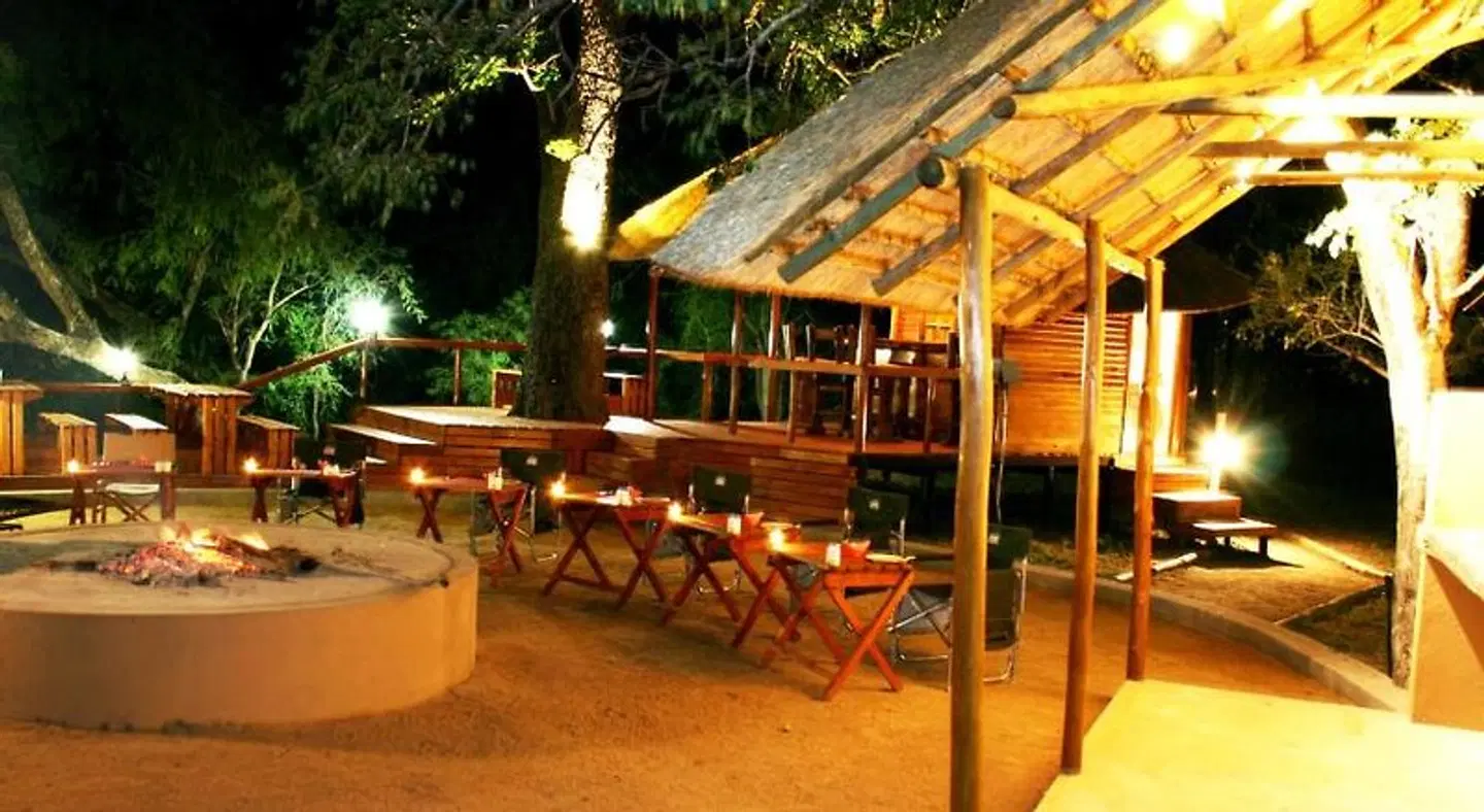 Lion Tree Top Lodge Terrasse