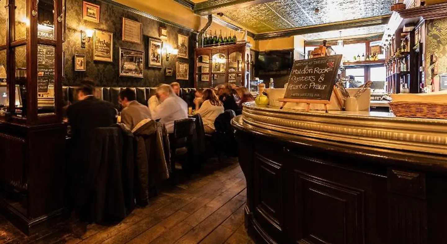Fox and Anchor Bar