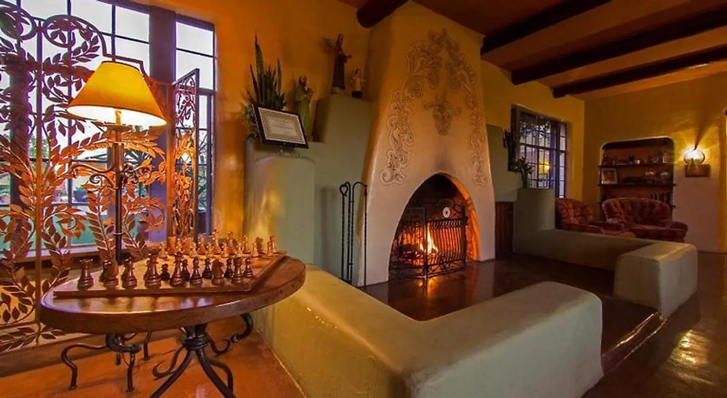 Hacienda del Sol Guest Ranch Resort LOUNGE_LOBBY