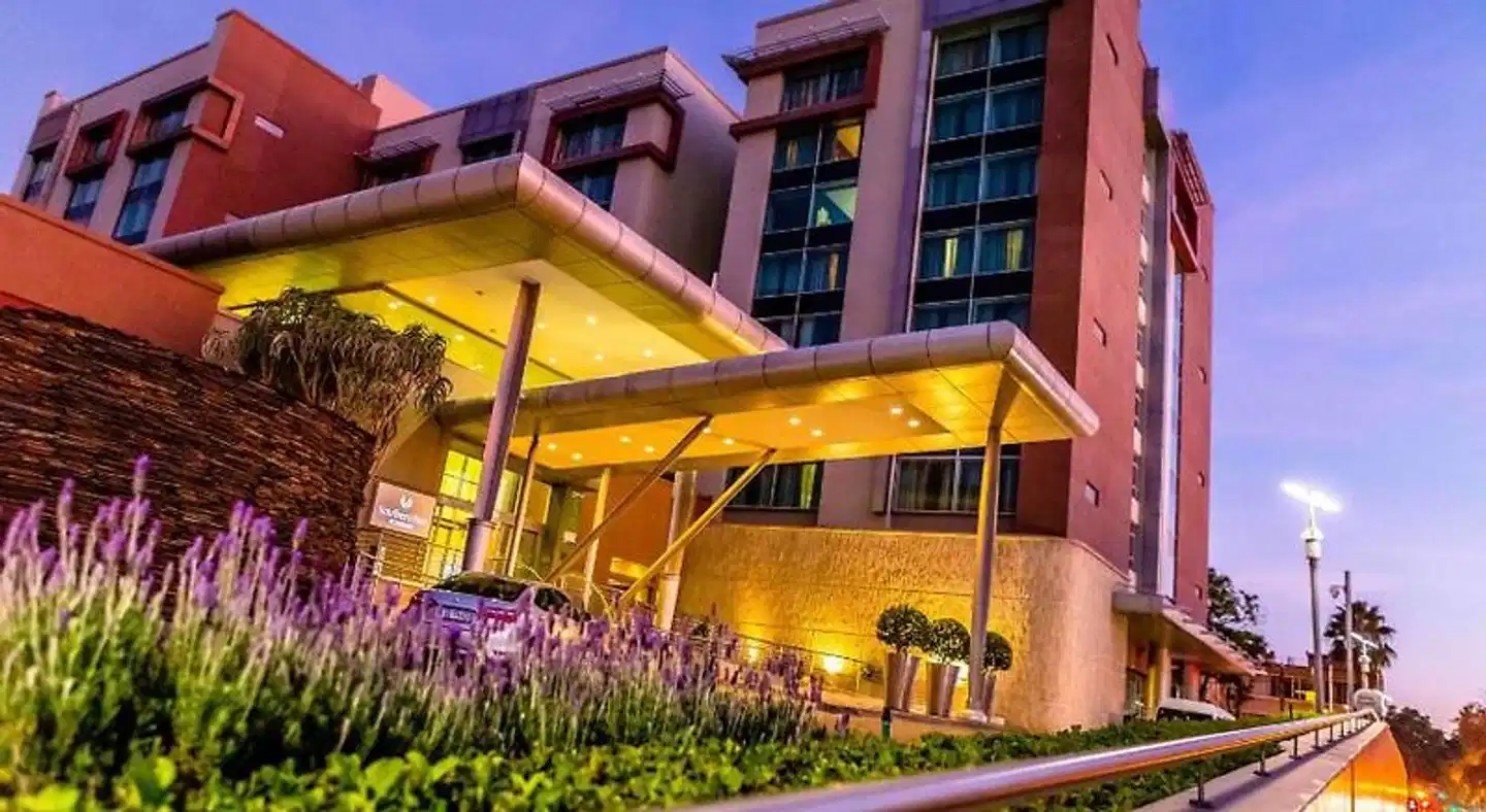 Southern Sun Rosebank Aussenansicht