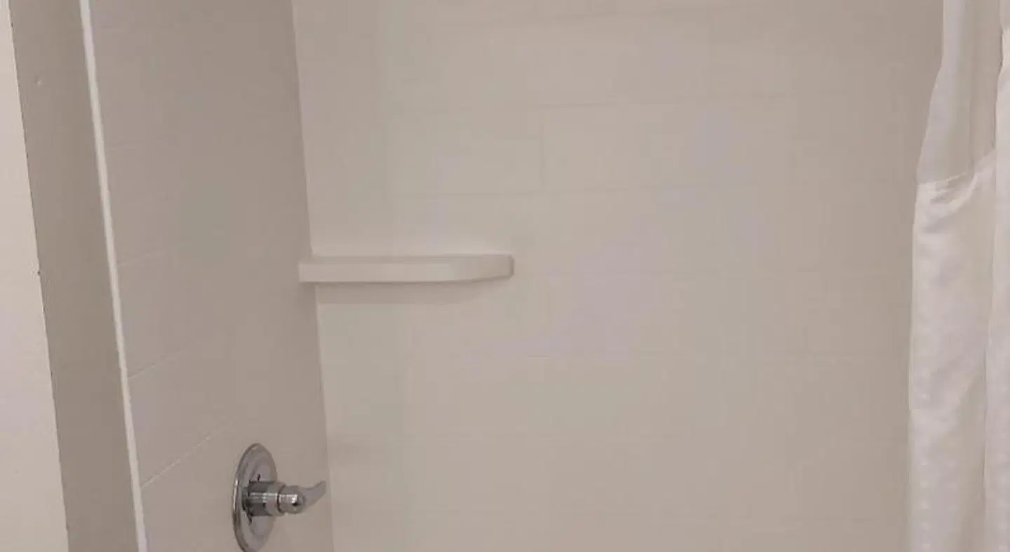 Holiday Inn Express & Suites Raleigh North - Wake Forest by IHG Badezimmer