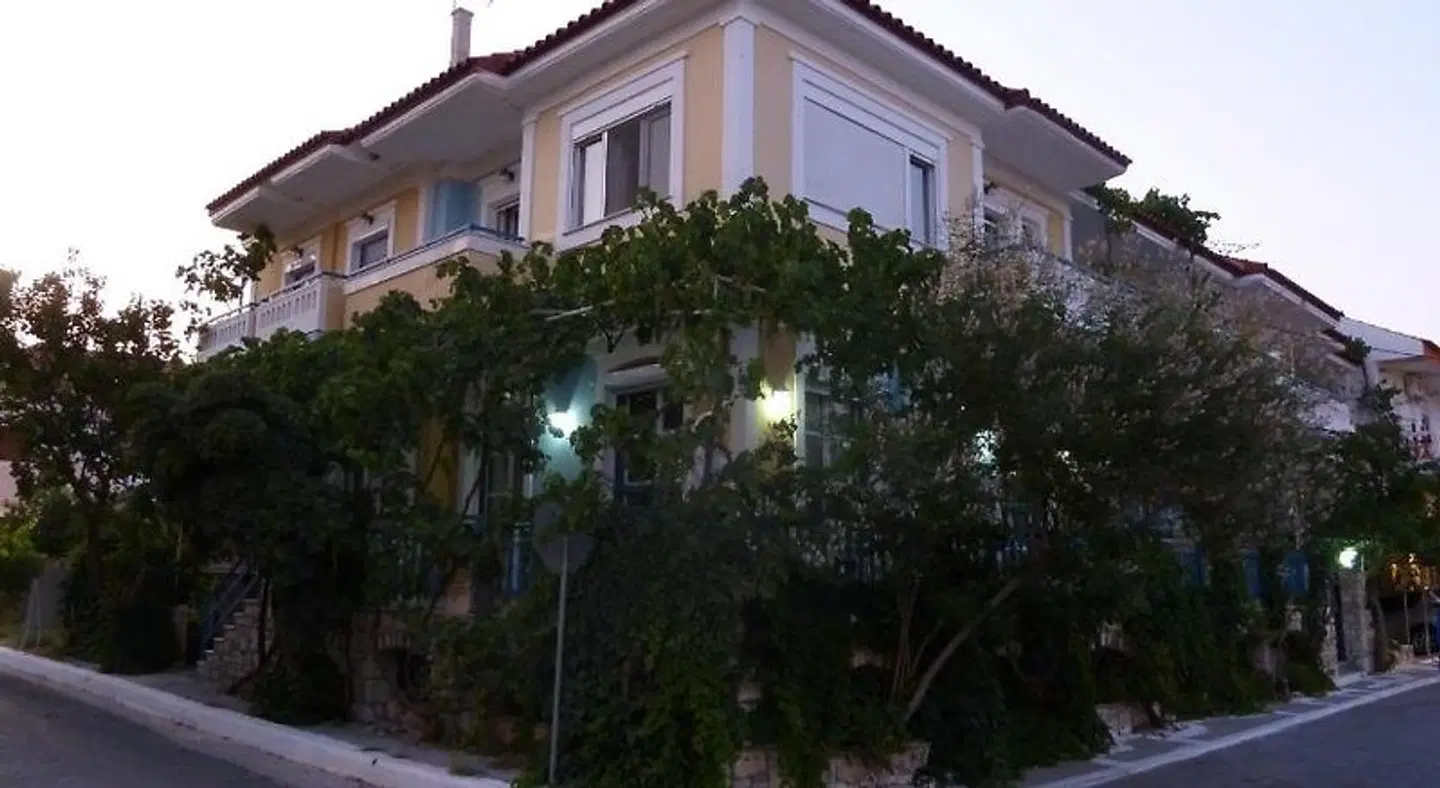 Paris Beach Hotel EXTERIOR