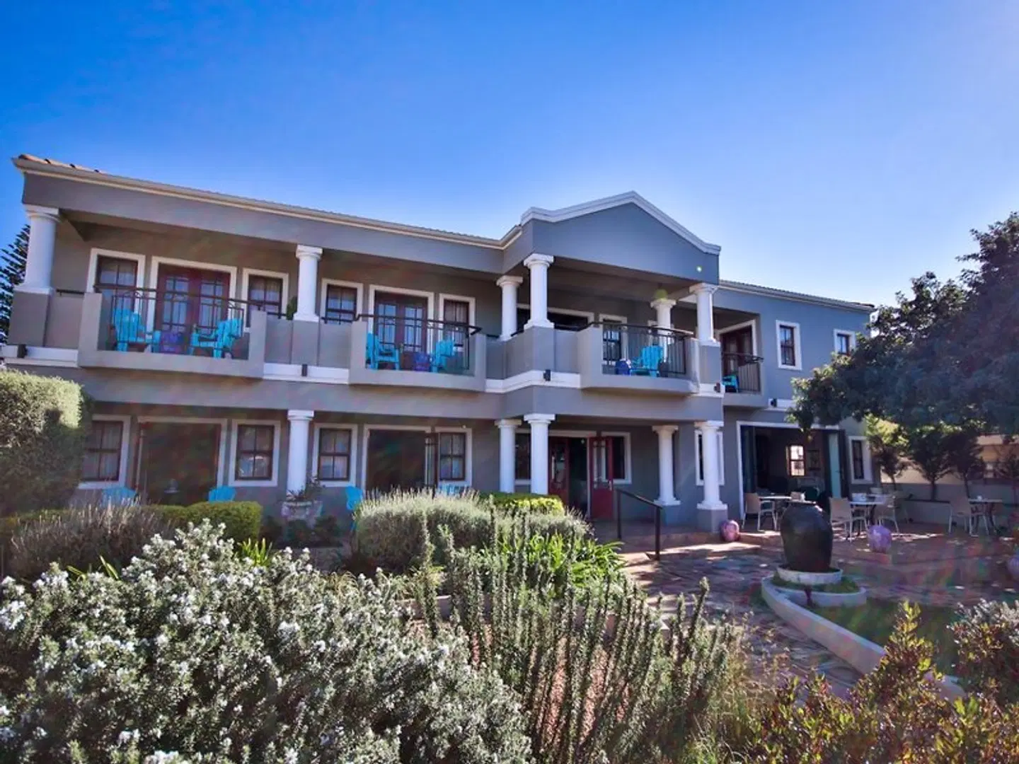 Mandyville Hotel EXTERIOR