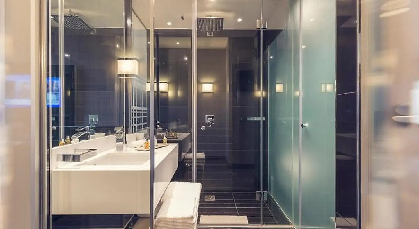 The Maslow Hotel Sandton Badezimmer