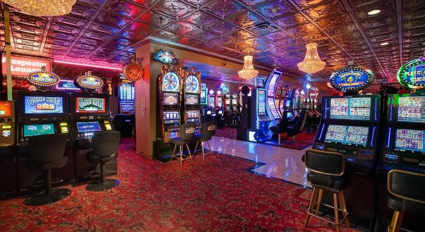 Prospector Hotel & Casino Bar