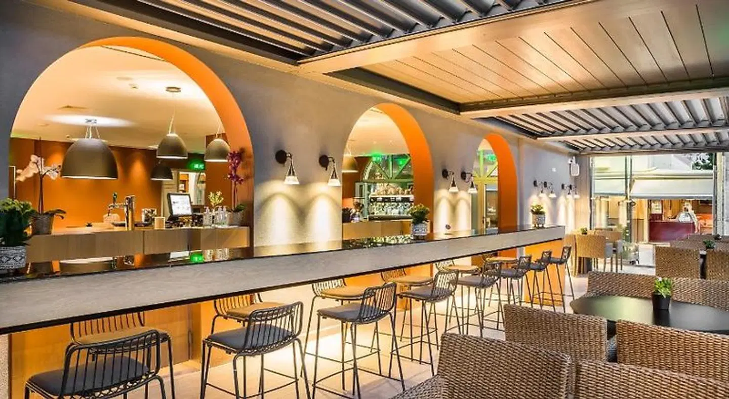 Aenos Hotel Bar