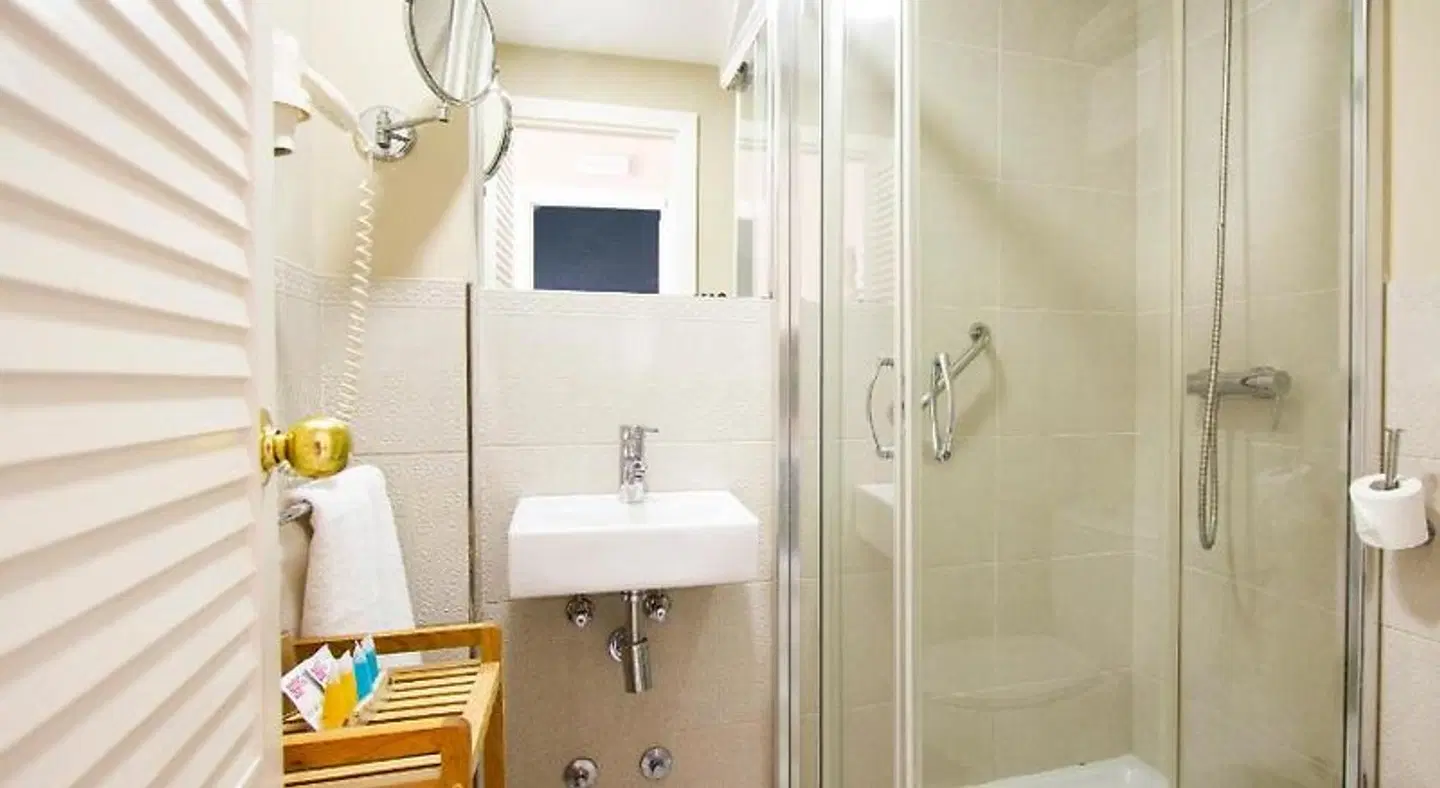 Hostal Alameda Badezimmer