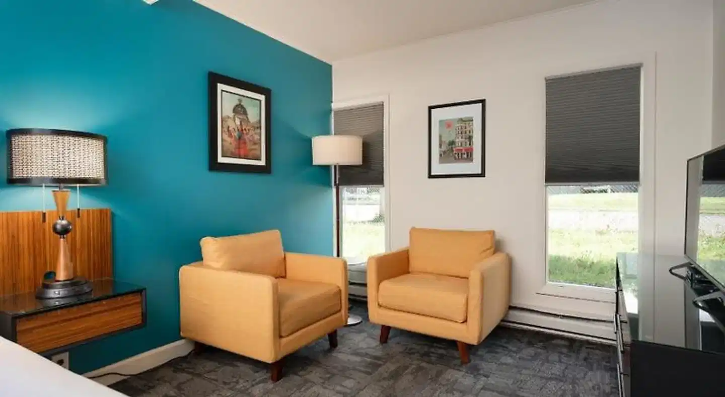 The Sapphire Motel Lobby