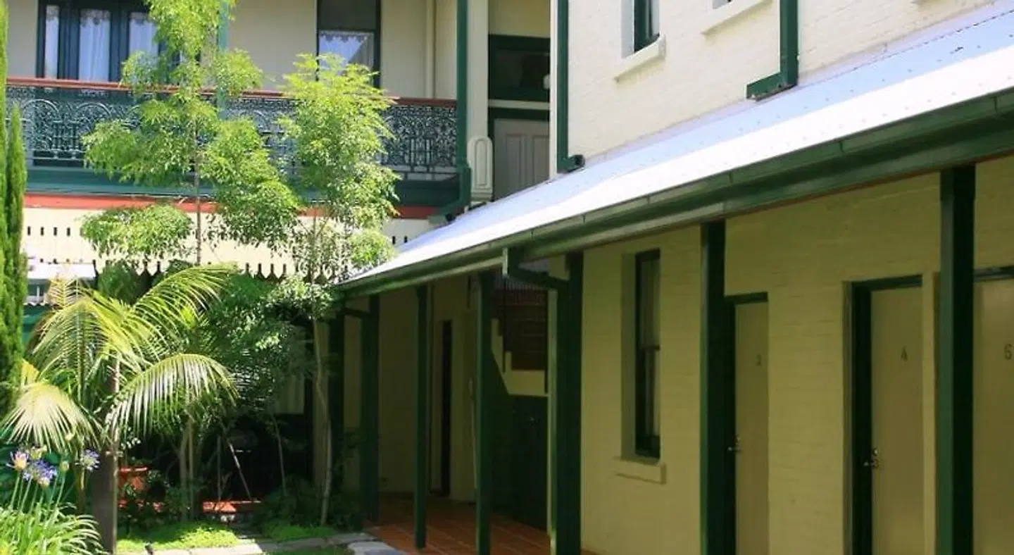 Avonmore On The Park Boutique Hotel EXTERIOR