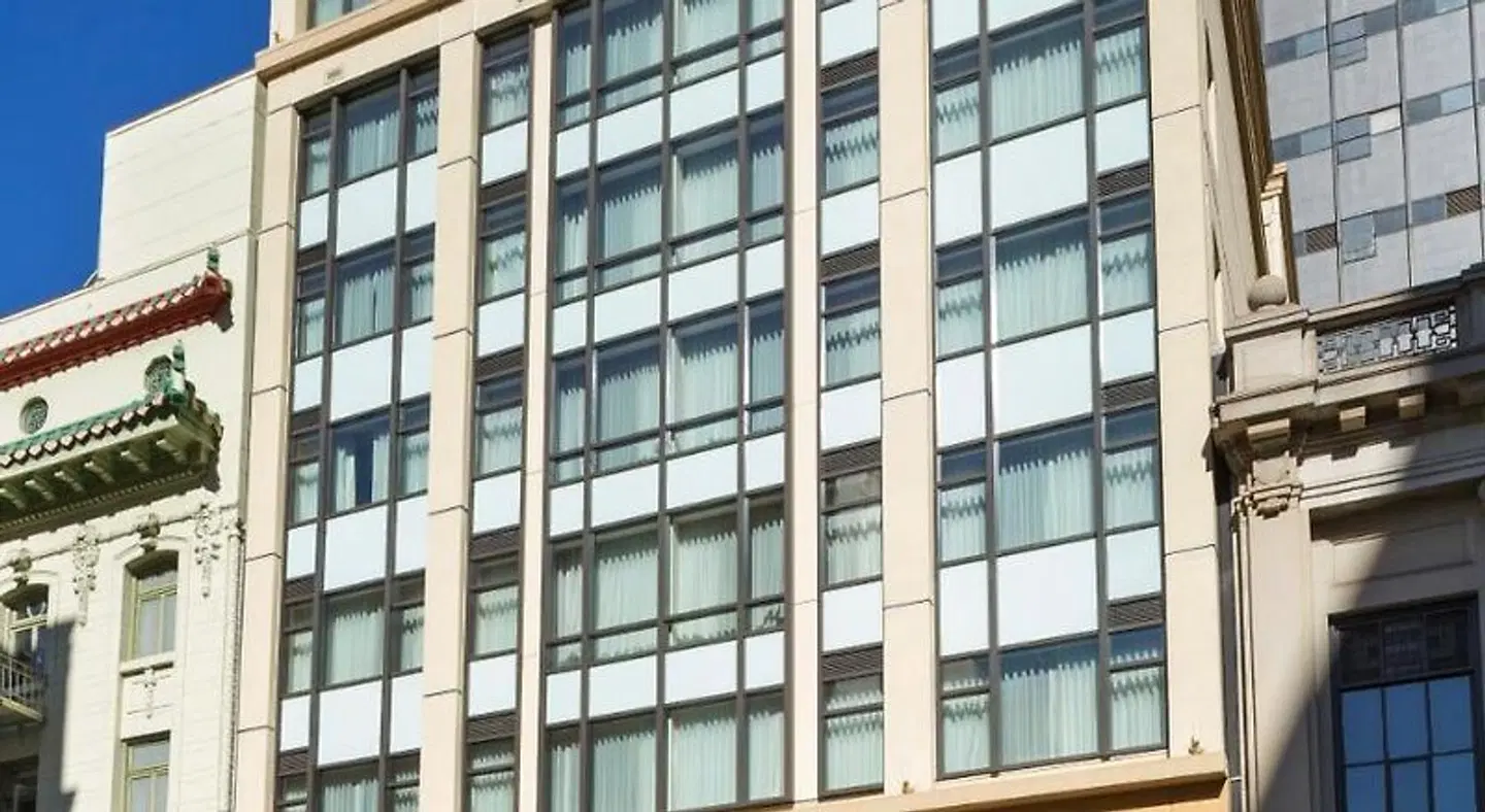 Orchard Garden Hotel EXTERIOR