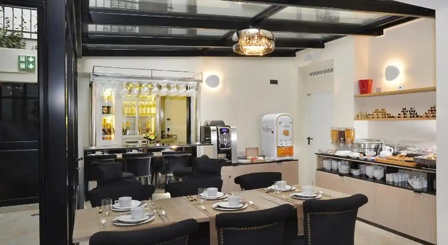 Hôtel  Le 18 Paris Restaurant