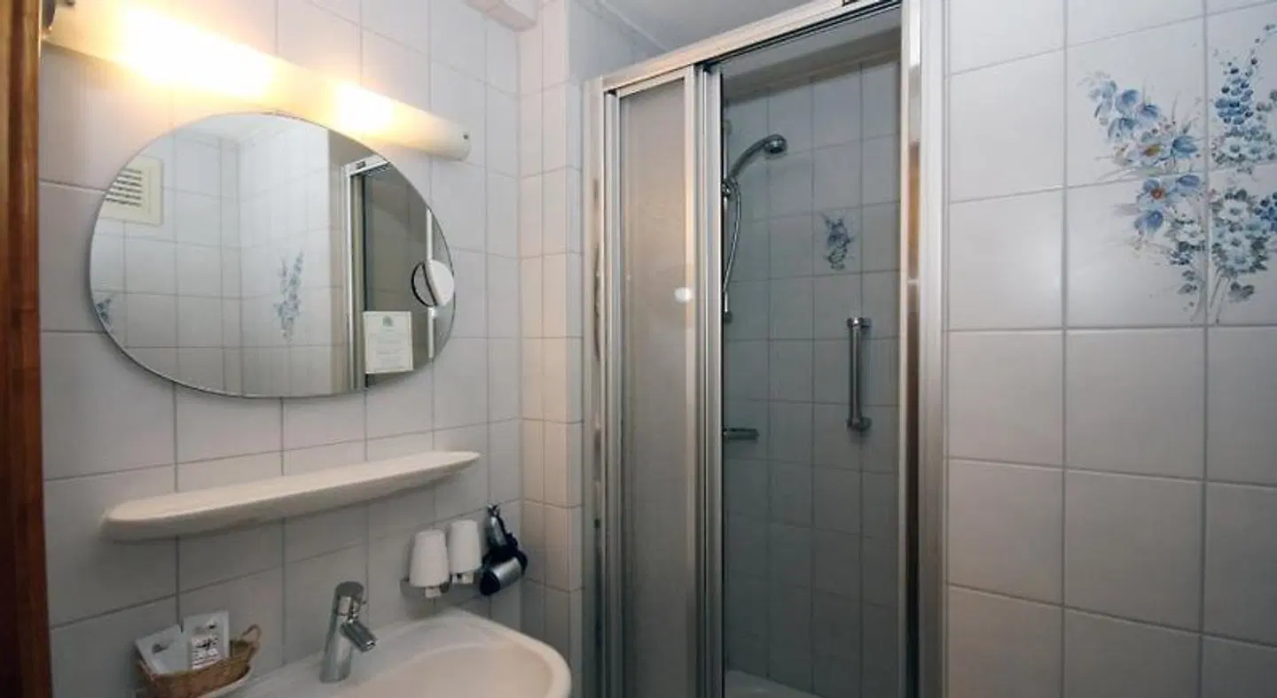 Alpensonne Badezimmer