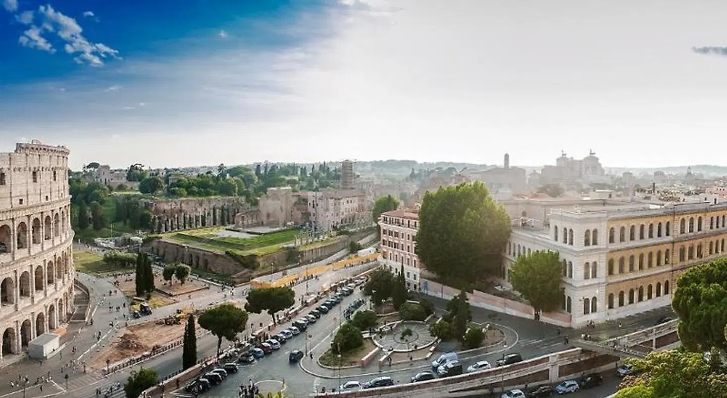 Colosseum Corner LANDSCAPE