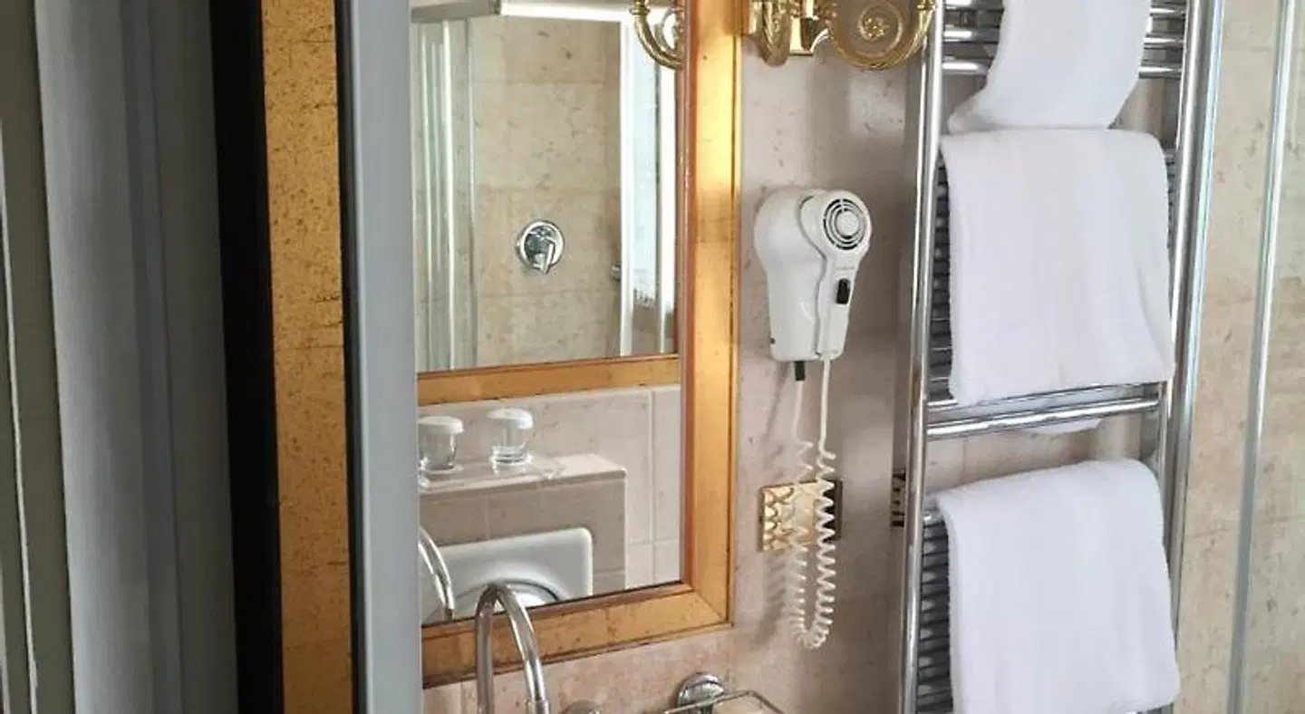 Gabbia D'Oro Badezimmer