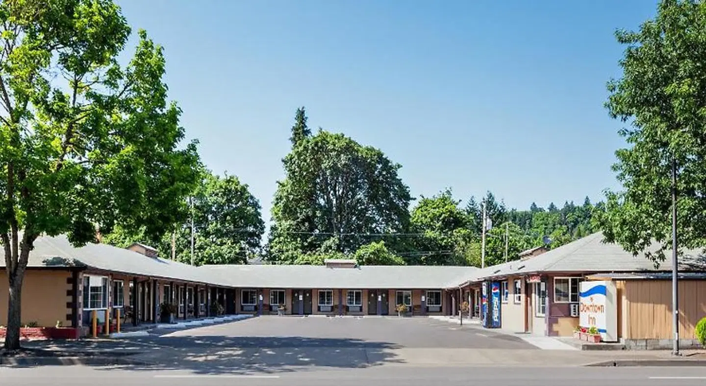 Downtown Inn EXTERIOR