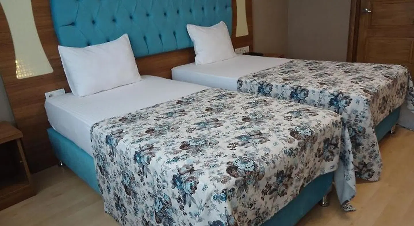 Golden Lounge Hotel ROOM_EXAMPLE