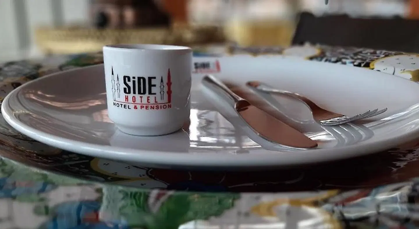 Side Hotel HEALTH_BEAUTY