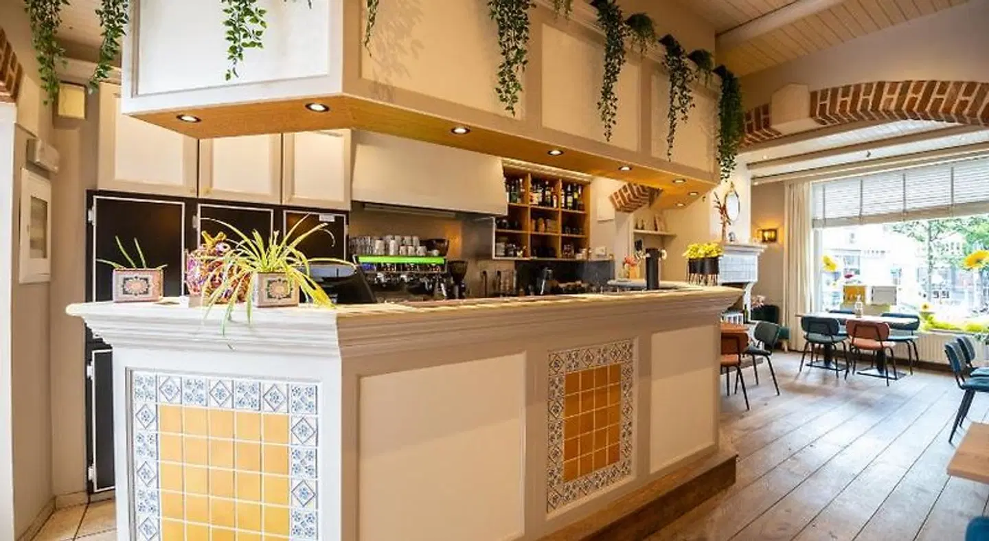 De Zonnetuin Bar