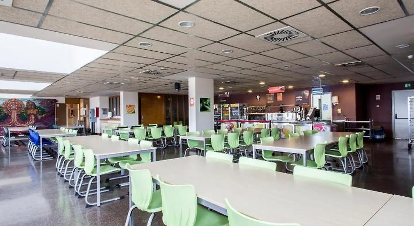 Colegio Mayor Hernán Cortés  (Centro Adscrito a la REAJ) Bar