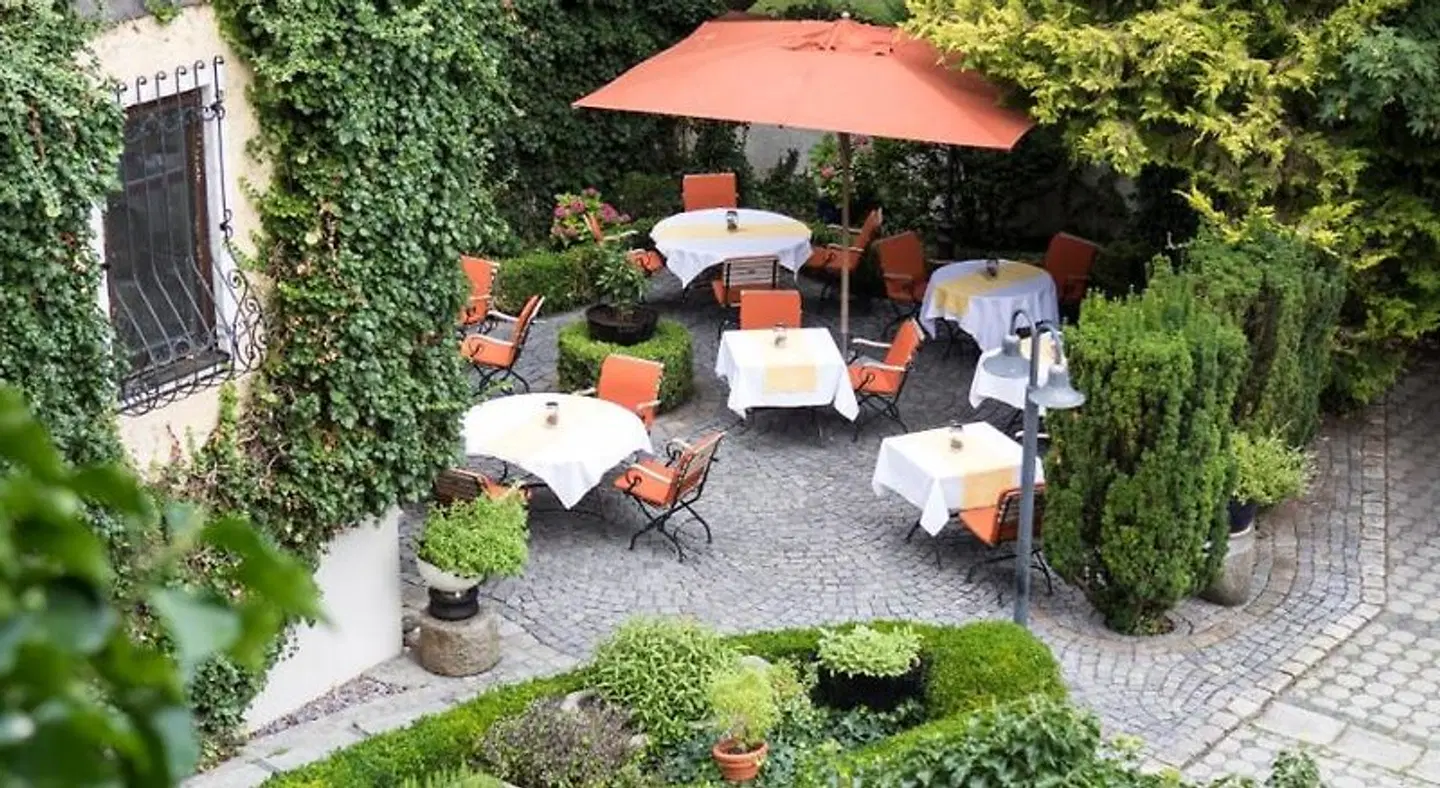 Romantik Hotel & Restaurant Fürstenhof Landshut Garten