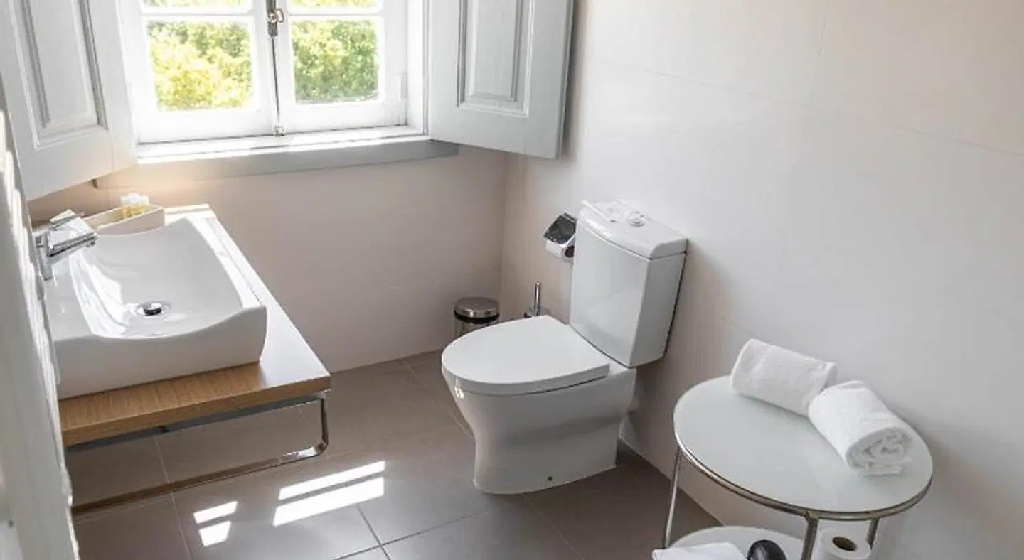 The Luggage Hostel & Suites Badezimmer