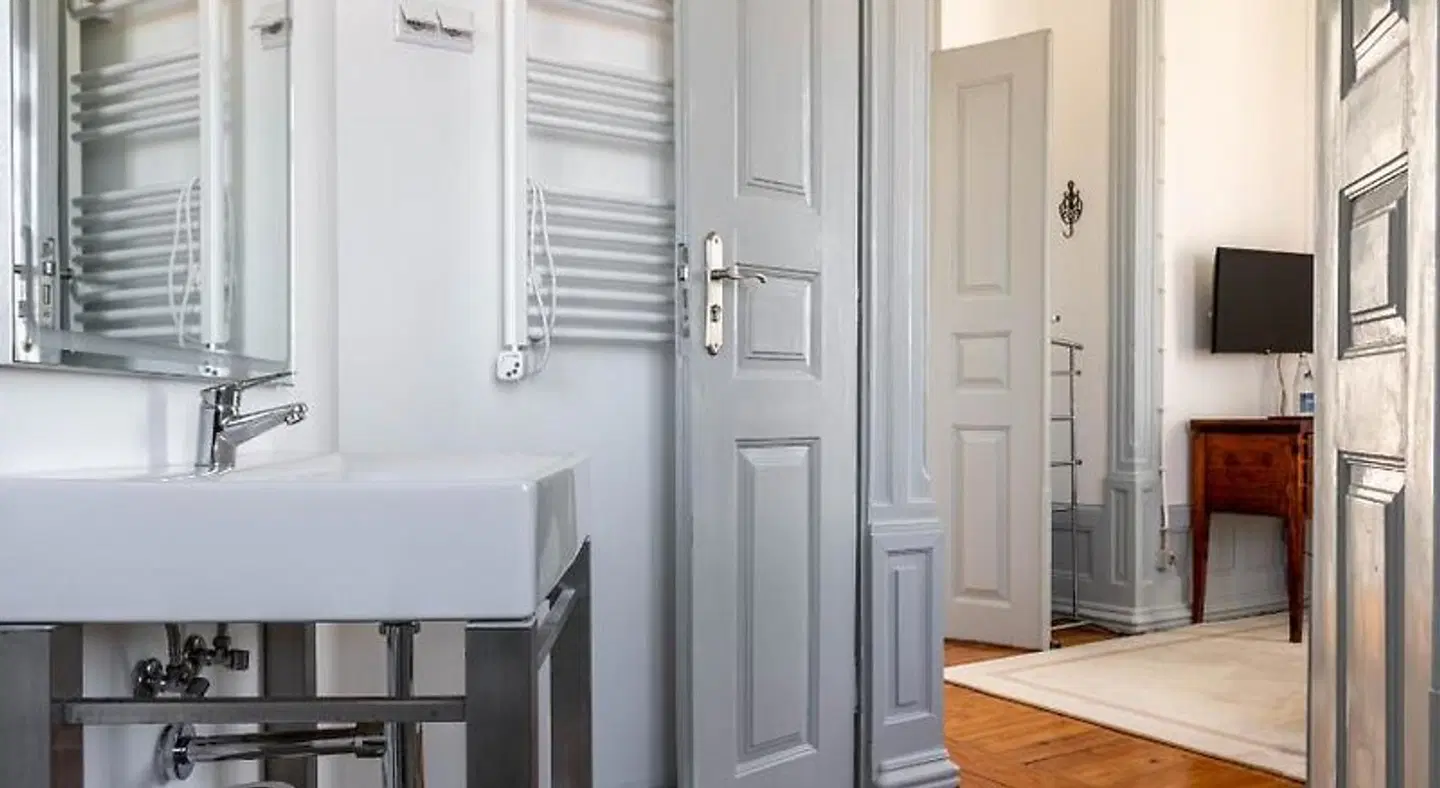 The Luggage Hostel & Suites Badezimmer