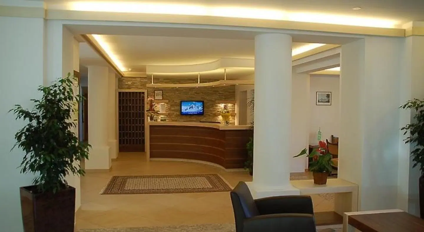 Rauscher LOUNGE_LOBBY