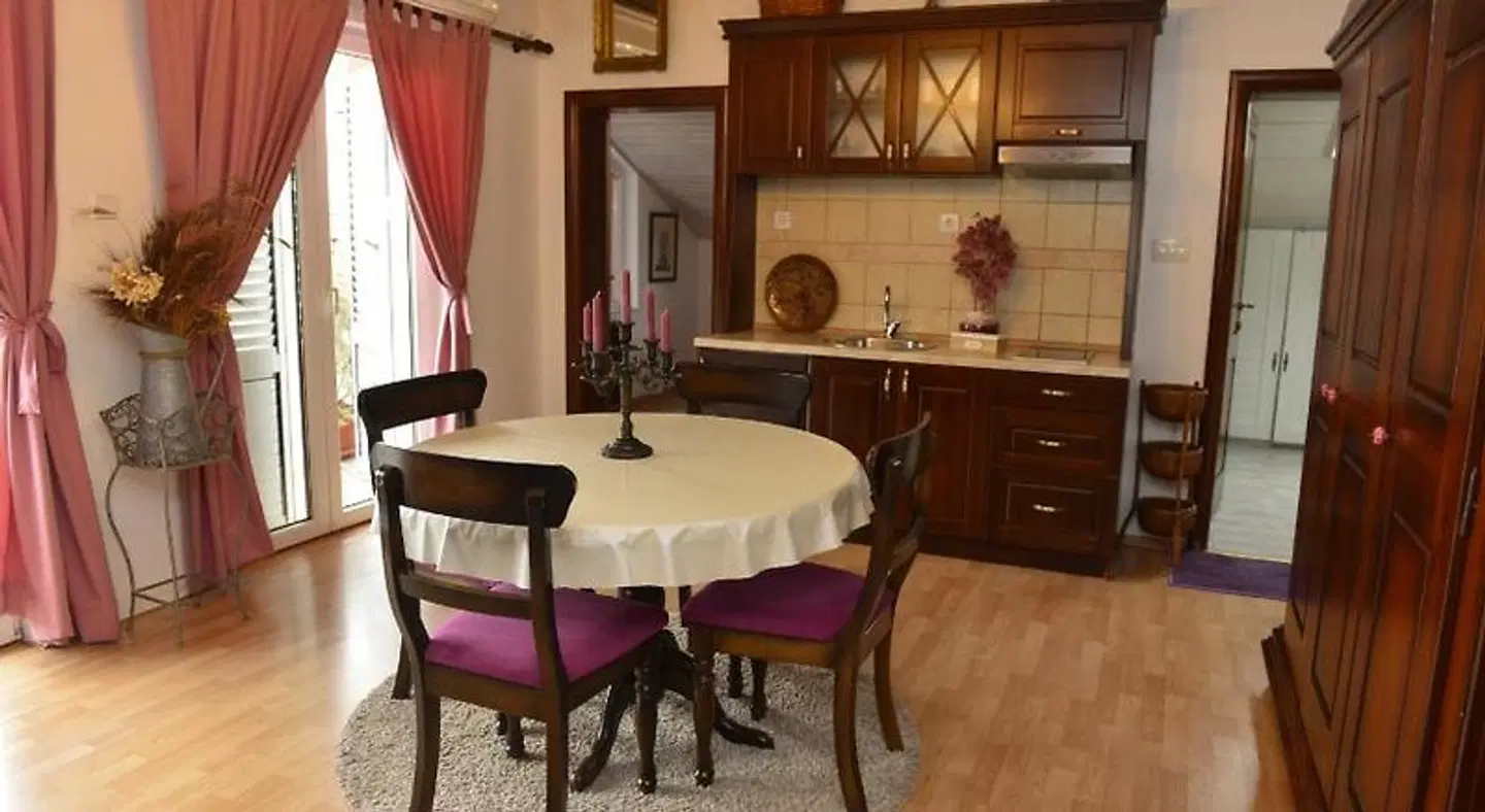 City House Apartments ROOM_EXAMPLE