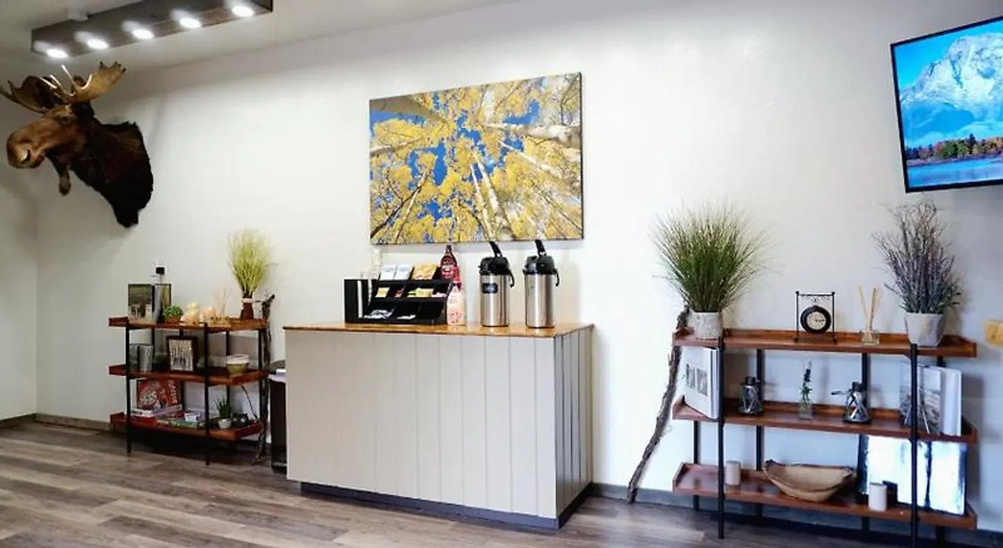 The Aspen Condos LOUNGE_LOBBY