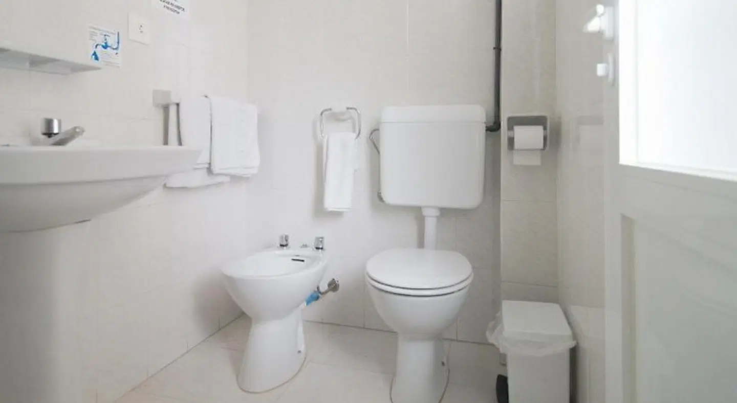 Capri Hostal Badezimmer