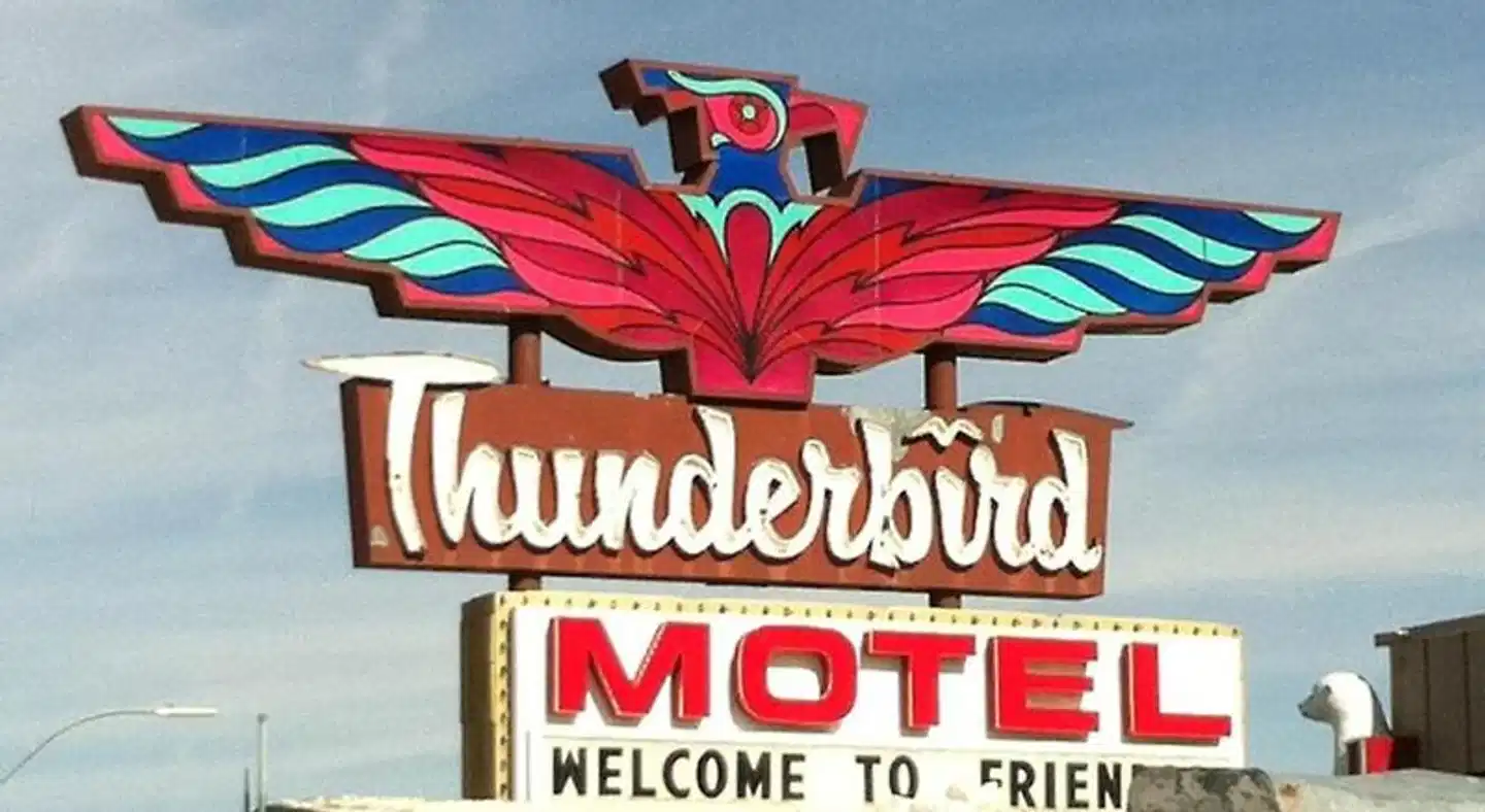 Thunderbird Motel Modellaufnahme