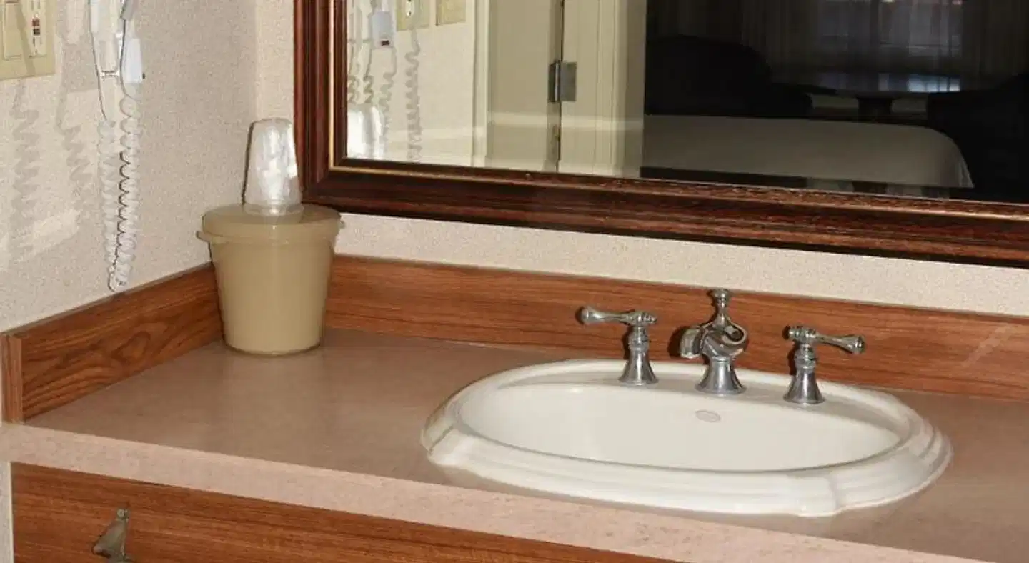 Thunderbird Motel Wellness