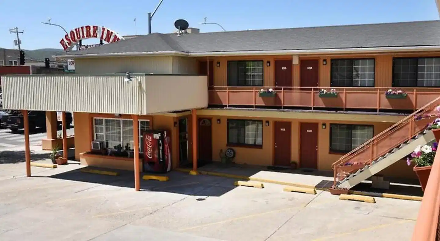 Esquire Inn Aussenansicht