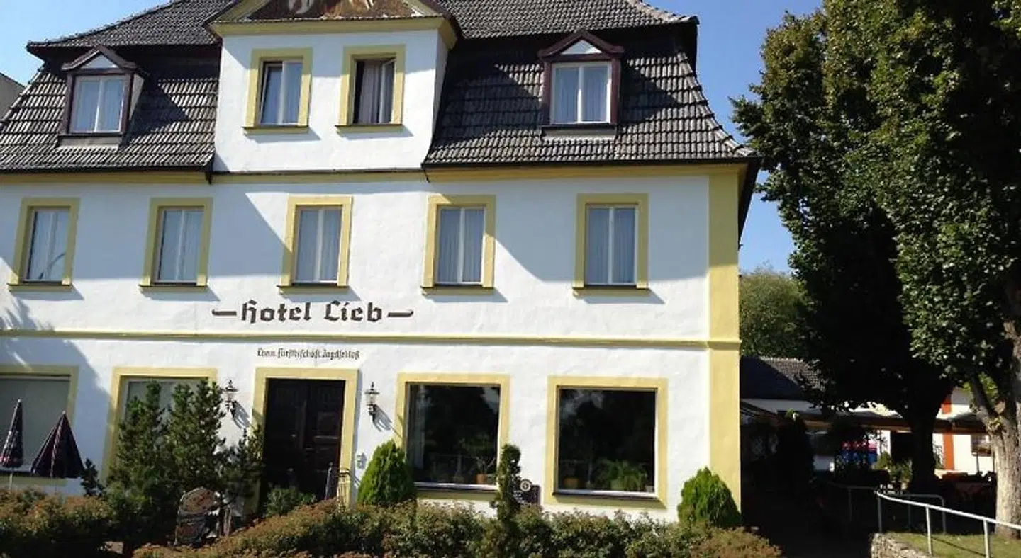 Lieb EXTERIOR
