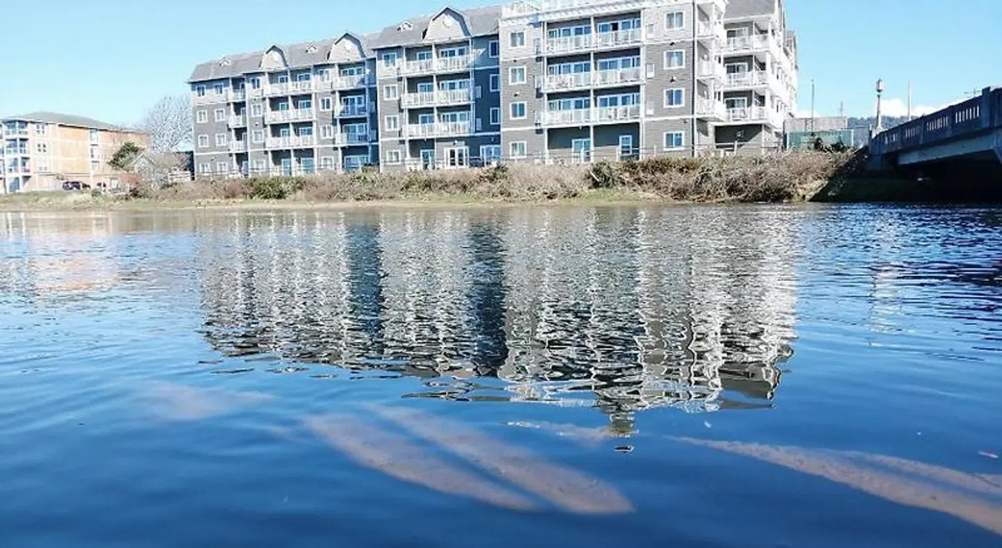 Rivertide Suites EXTERIOR