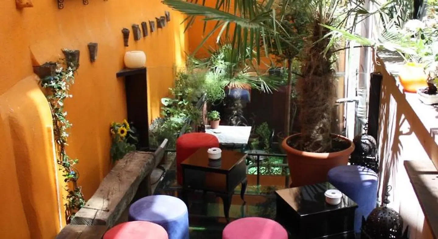 Revolutum Hostel Terrasse