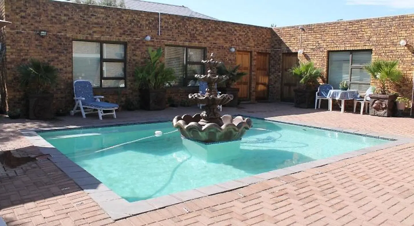 Quest Bed And Breakfast OUTDOOR_POOL