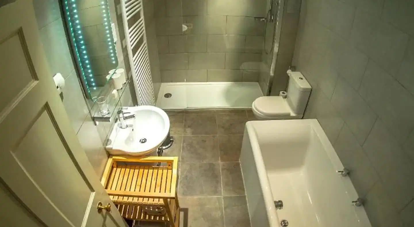 Six Brunton Place Badezimmer