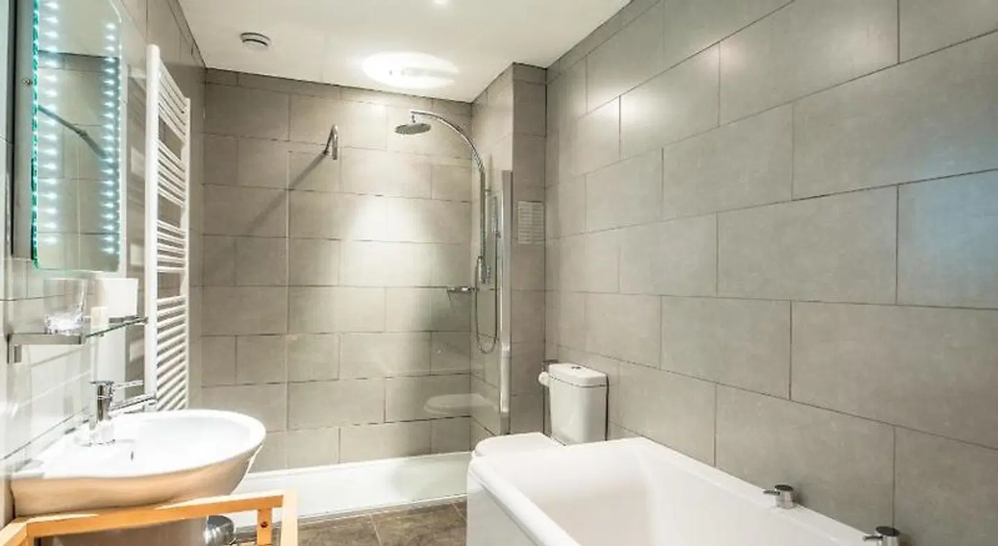 Six Brunton Place Badezimmer