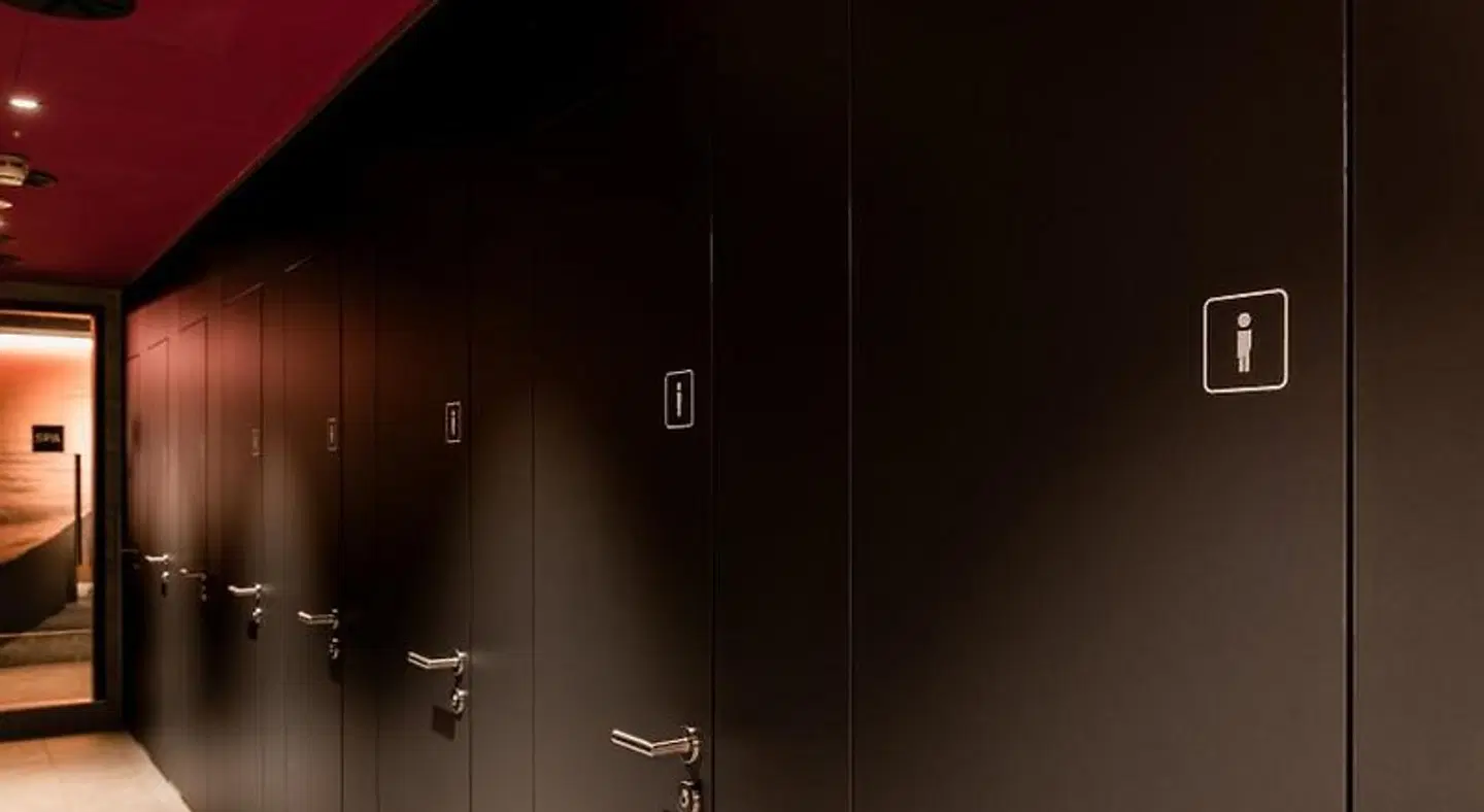 Capsule Hotel - Alpine Garden Zurich Airport Badezimmer