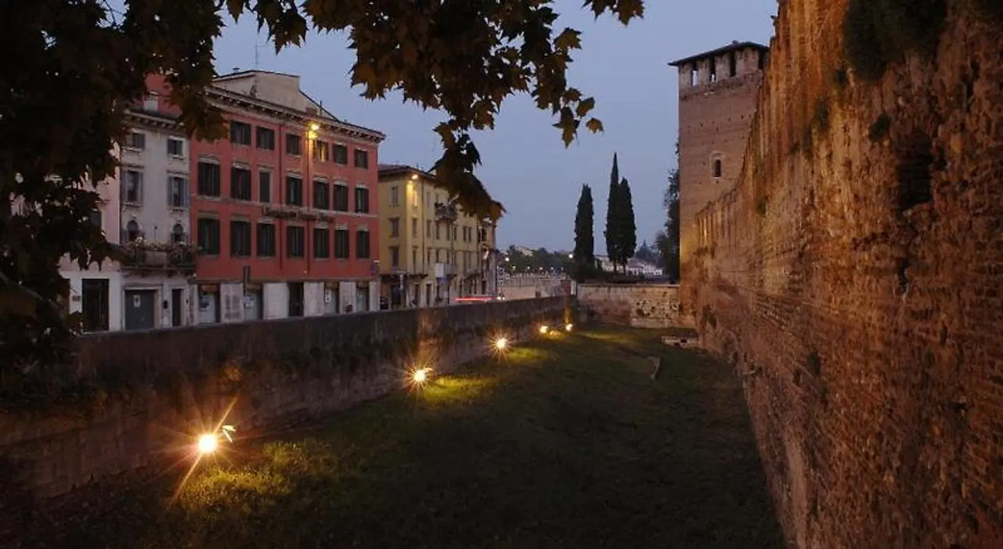 Verona House EXTERIOR