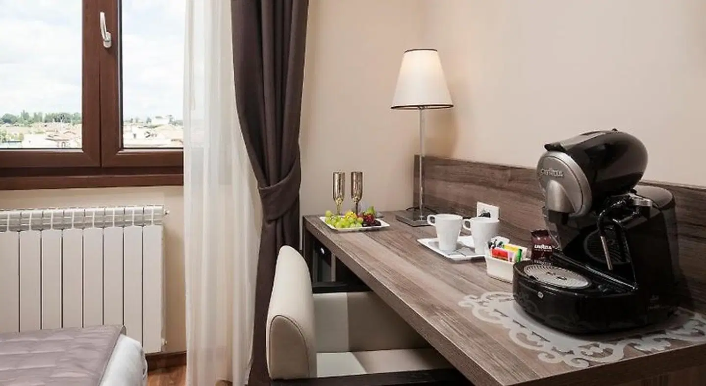 Window on Rome ROOM_EXAMPLE