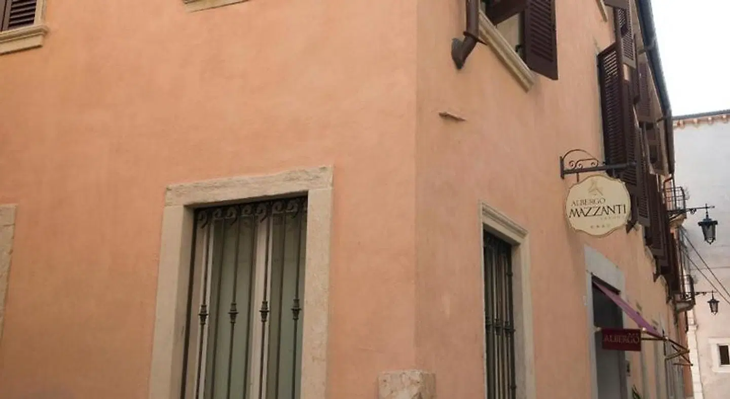 Albergo Mazzanti EXTERIOR