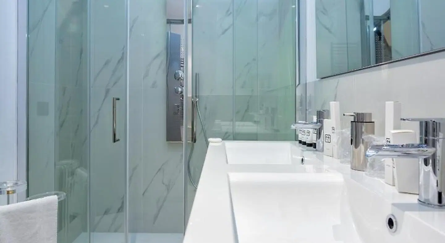 Queen Palace Suites Badezimmer