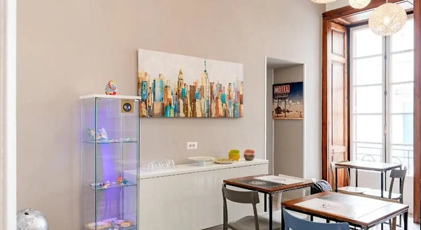 New Gallery Bar