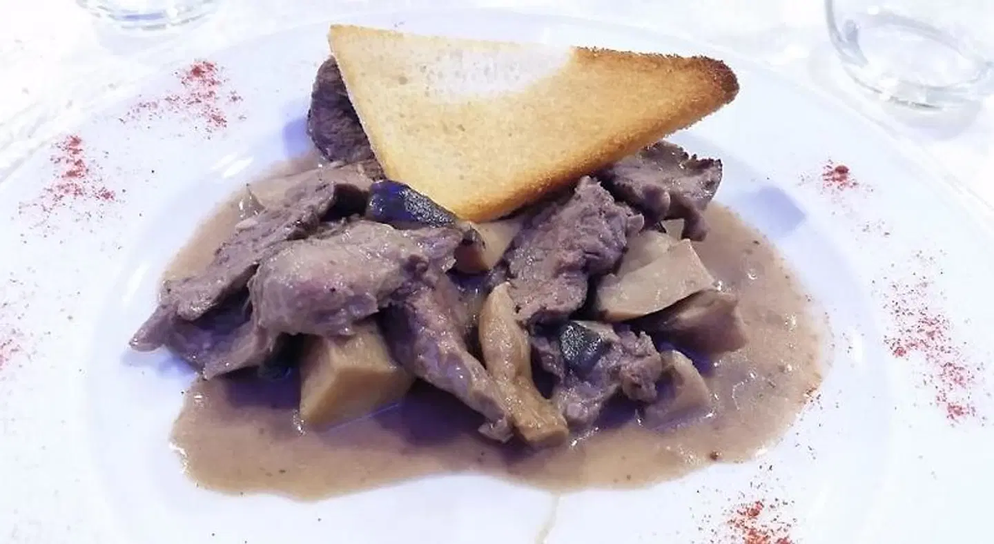 Leon - Ristorante Al Cavallino Rosso Tiere
